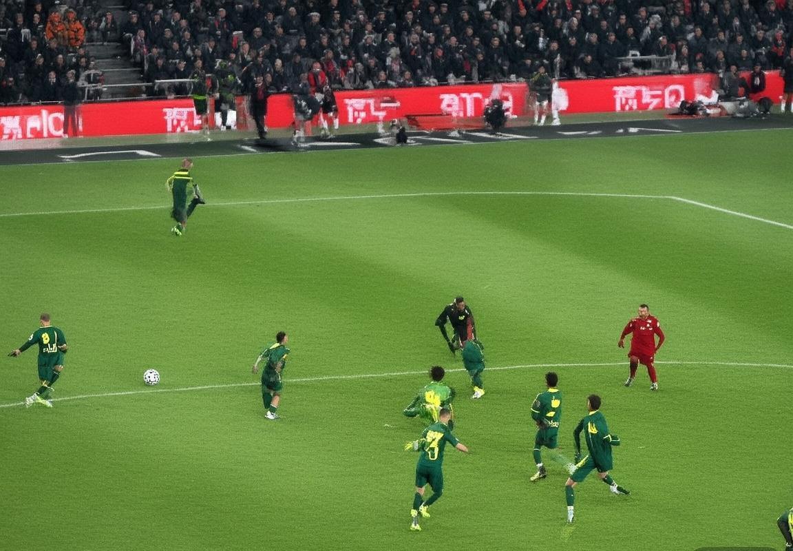 巴黎圣日耳曼VS利物浦：巅峰对决战术解析与新赛季展望